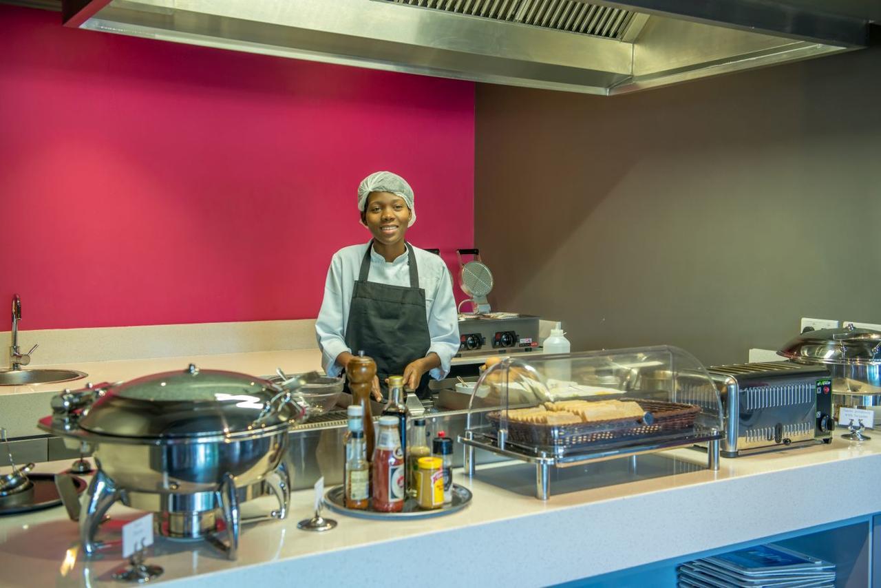 Peermont Mondior Hotel Gaborone Kültér fotó