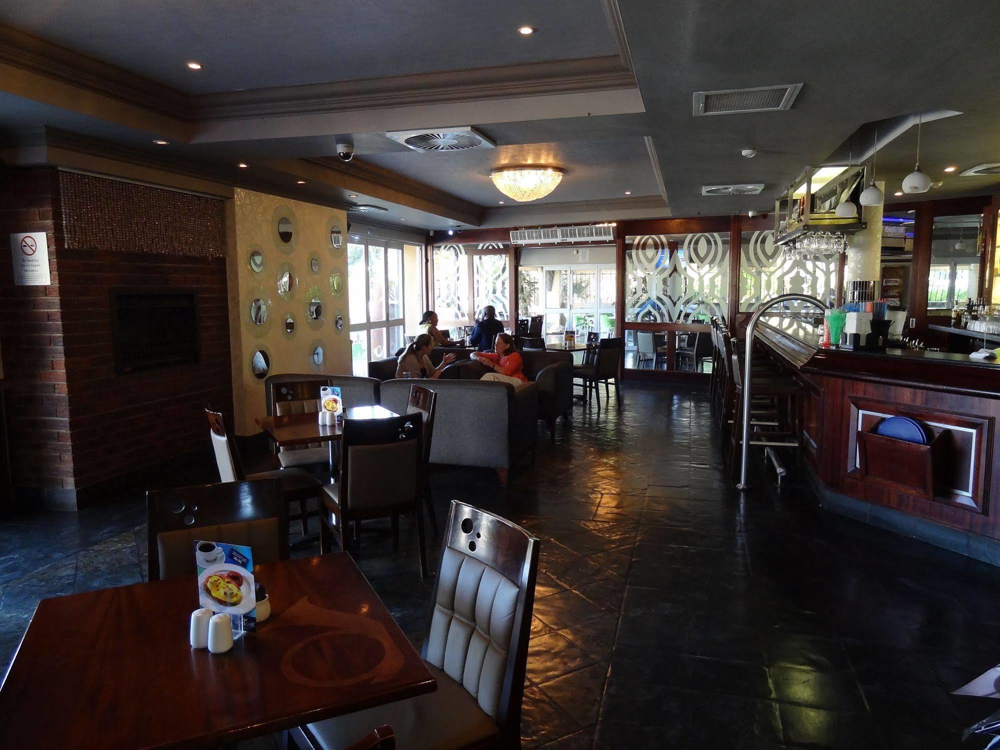 Peermont Mondior Hotel Gaborone Kültér fotó